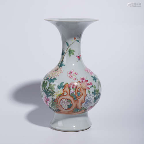 Qing Dynasty Yongzheng pastel bottle