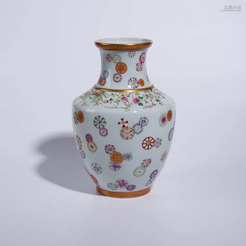 Qing Dynasty Qianlong pink leather ball pattern bottle