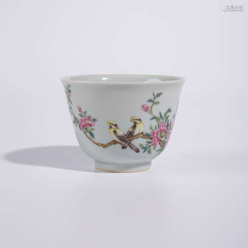 Qing Yongzheng pink flower and bird pattern small cup