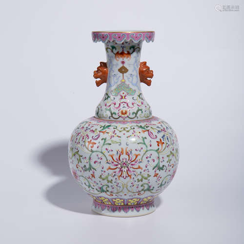 Qing Dynasty Qianlong pastel bottle