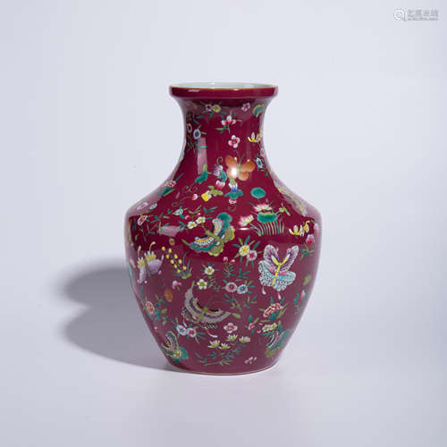 Qing Dynasty Yongzheng pink flower and bird pattern bottle