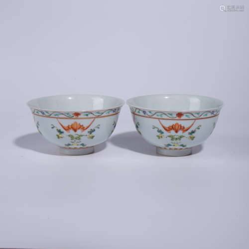 A pair of pastel bowls in Qianlong of Qing Dynasty