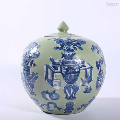 Qing Dynasty green glazed covered pot