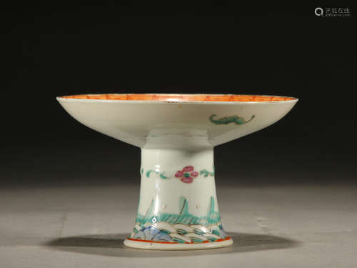 Red bucket color high foot plate in Qing Dynasty