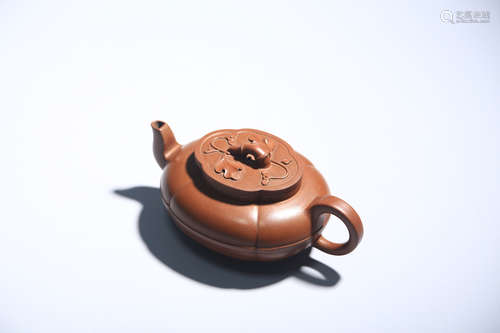 CHINESE PURPLE CLAY BEGONIA SHAPED TEA POT