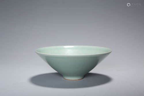 CHINESE CELADON GLAZE BOWL