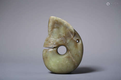 CHINESE PALE CELADON JADE DRAGON PENDANT