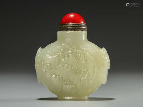 Jade snuff bottle with flowers and birds