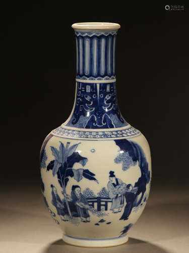 Blue and white figure flask