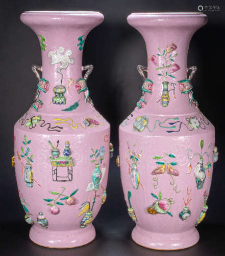 A PAIR OF CHINESE MULTICOLORED VASES, QING DYNASTY