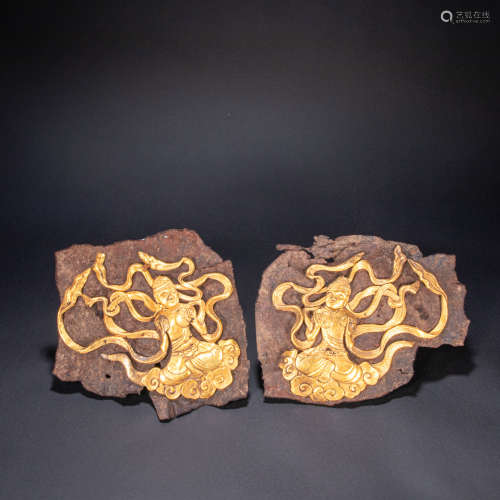 A PAIR OF CHINESE SILVER GILDED APSARAS, LIAO DYNASTY