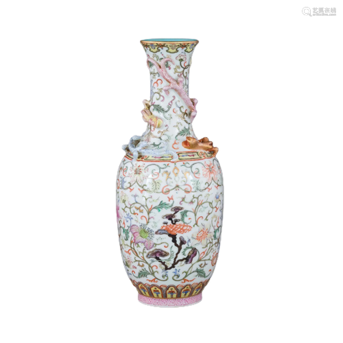 QIANLONG FAMILLE ROSE DRAGON RELIEF REWARD VASE