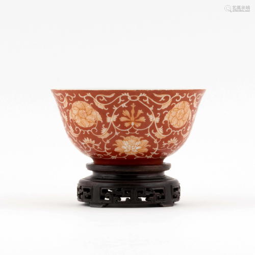 QING REVERSED RED SCROLLING FLORAL BOWL ON STAND