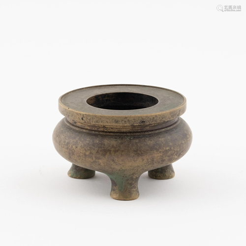 MING XUANDE BRONZE TRIPOD CENSER