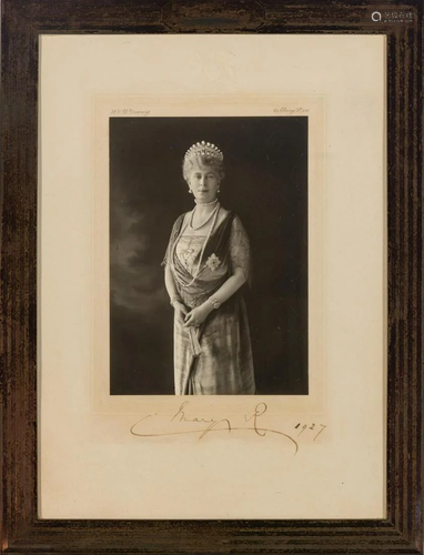 [ROYALTY] Signed photograph of Queen Mary by W. & B.