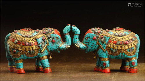 PAIR OF HARD-STONES INLAID BRONZE ELEPHANT DECORATIONS