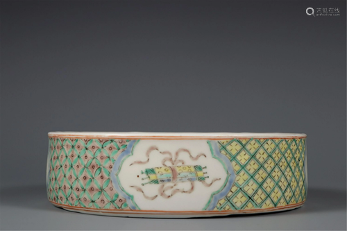 A WU-CAI GLAZE FIGURES STORY PORCELAIN WASHER