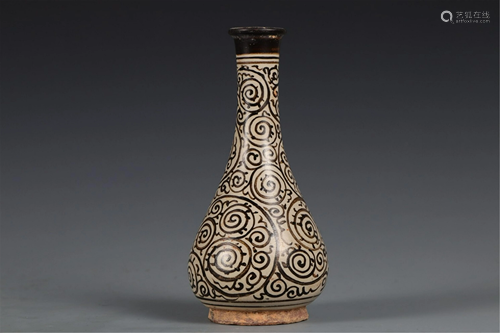 A CIZHOU TYPE GLAZE PORCELAIN VASE