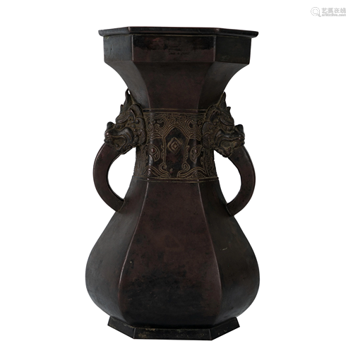 A Bronze Double-Dragon-handled Vase