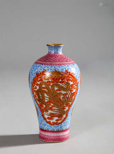 Qing Dynasty-Qianlong enamel vase with gold and phoenix patt...