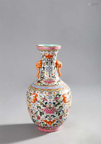 Qing Dynasty-Qianlong famille rose floral elephant trunk vas...