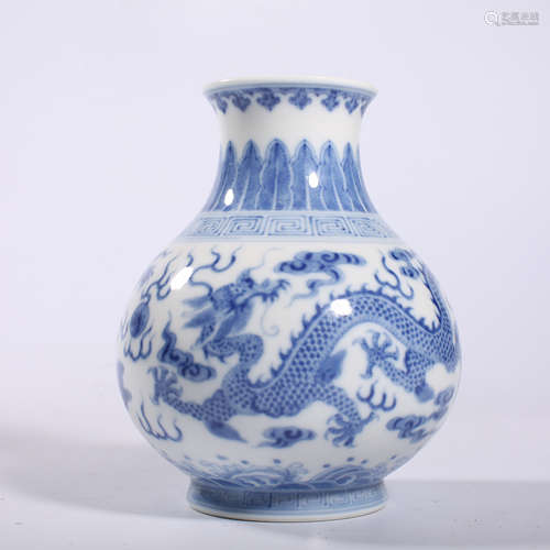 Qing Dynasty-Qianlong Celadon Vase