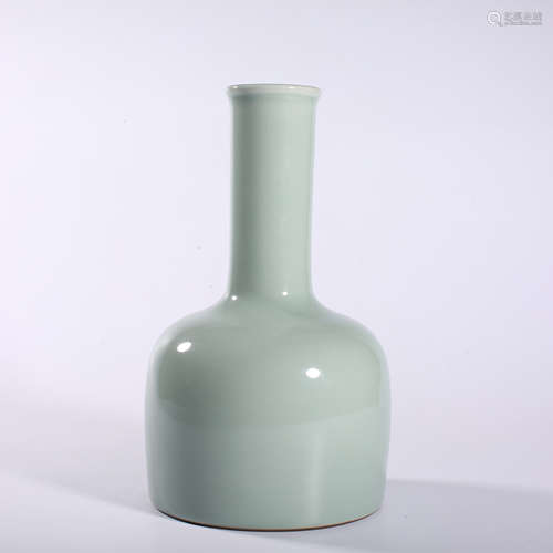 Qing Dynasty-Qianlong Long Neck Bottle