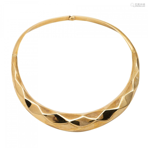 A Vintage 14K Gold Choker