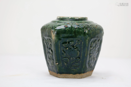 A Chinese Antique Green Glaze Hexagon Jar