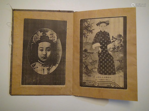 CHINESE PRINTED PAINTINGS OF QUEEN AND CONCUBINE QING