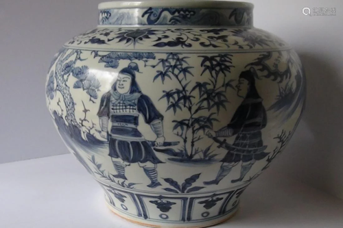 LARGE CHINESE ANTIQUE WHITE BLUE PORCELAI JAR