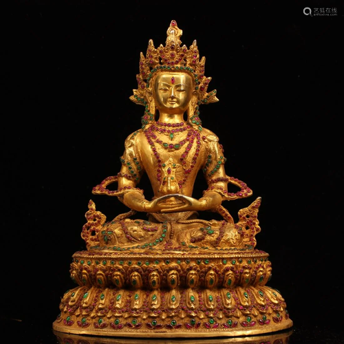 The Tibetan monastery collects old pure copper and