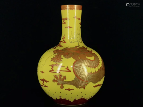 Qing Dynasty Qianlong alum red celestial vase with gold