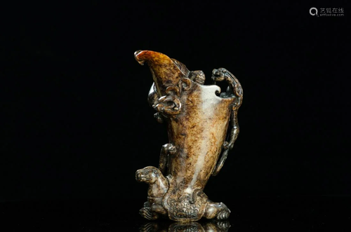 Old collection, ancient Hetian jade carving dragon and