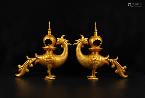 The collection of gilt bronze gilt and real golden