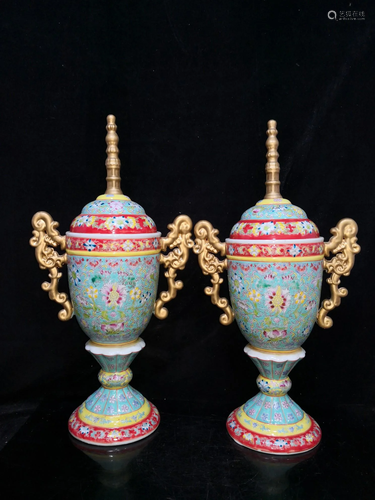 A pair of golden enamel tins with lids from the Qing