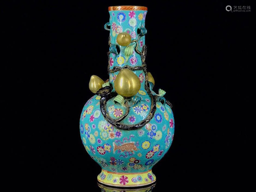 Qing Dynasty Yongzheng enamel and color gold-painted