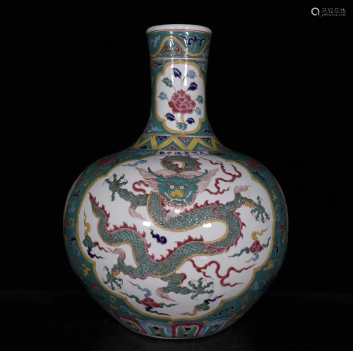 Ming Dynasty Xuande colorful dragon celestial bottle