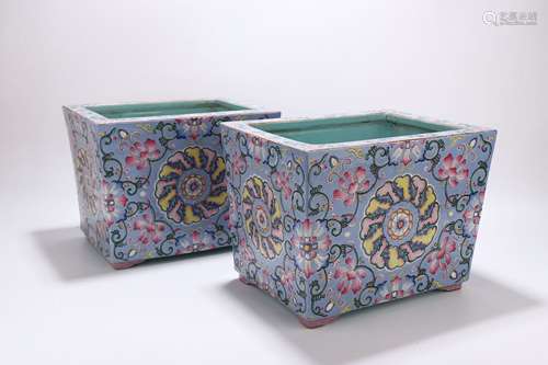 pair of chinese famille rose porcelain jardinieres