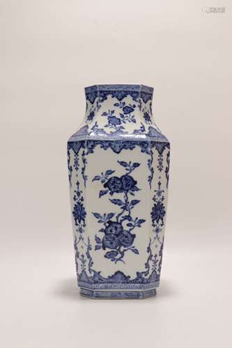 chinese blue and white porcelain vase