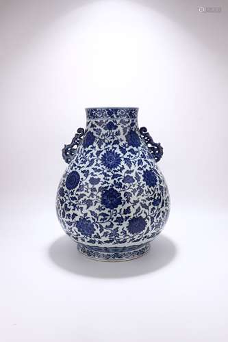 chinese blue and white porcelain pot