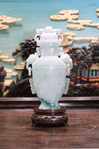 chinese jadeite vase