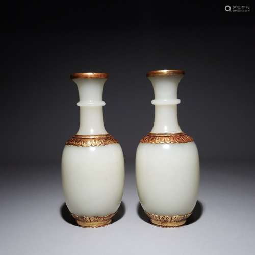 pair of chinese hetian jade vases