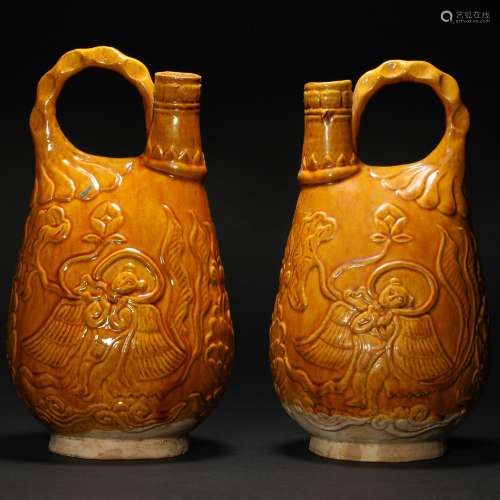 Yellow Glazed Kiln Vase with Chicken Head from Liao
