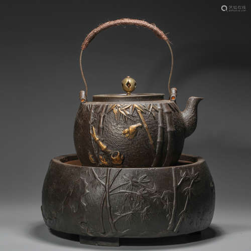 Iron TeaPot from Qing