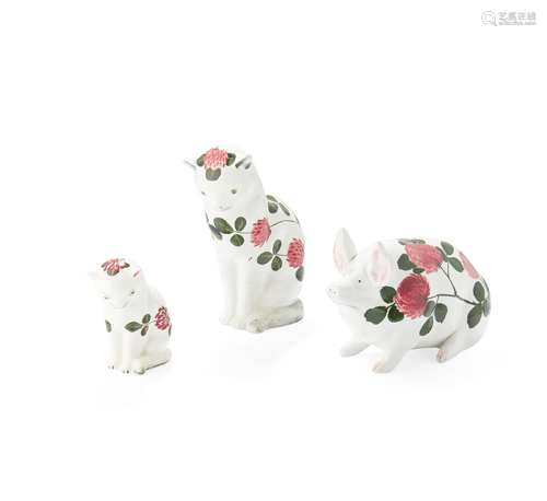 A SMALL WEMYSS WARE PIG 'CLOVER' PATTERN, POST 1930