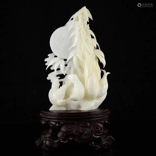 Hand Carved White Tridacna Statue - Bamboo & Birds