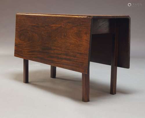 A George III mahogany drop leaf dining table, the rectangula...