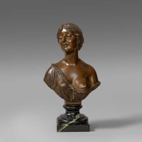 A BRONZE CARVED YOUTH GIRL STATUE