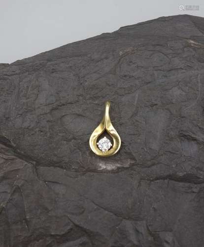 PENDANT WITH A DIAMOND